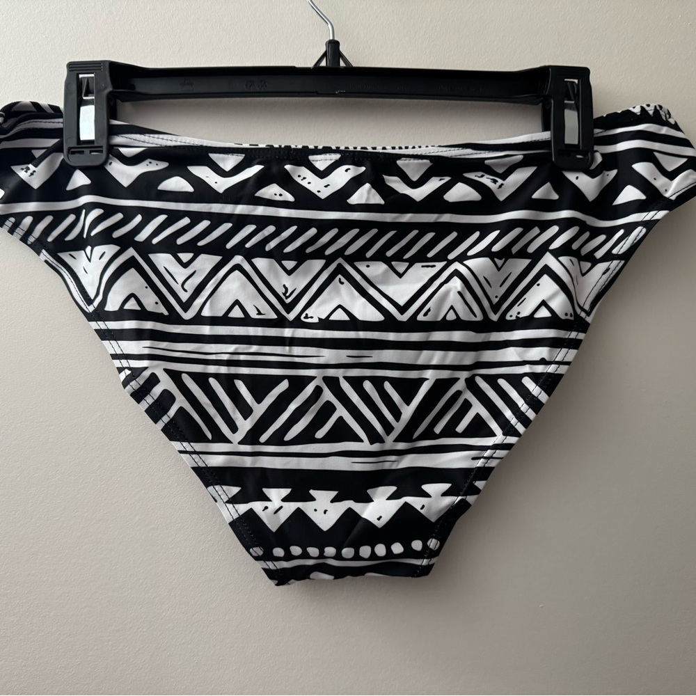 Marinavida Women’s Tribal Print Swimsuit - Picture 5 of 6